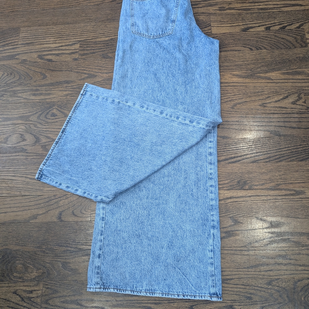 Universal Thread Mid-Rise Blue Denim Jeans - Picture 4 of 5